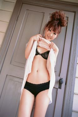 19岁以色列少女从美返国参战